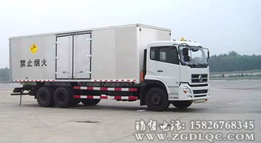 東風(fēng)天龍1250A1型爆破器材運輸車