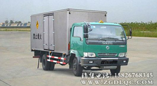 東風(fēng)1096型爆破器材運輸車