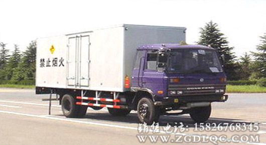 東風(fēng)1126型爆破器材運輸車