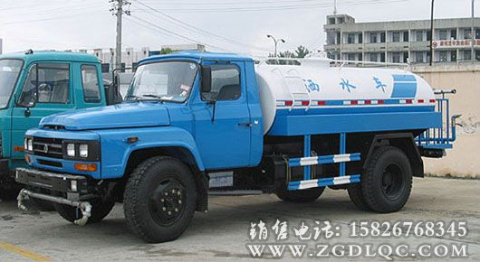 東風(fēng)尖頭汽油機(jī)灑水車