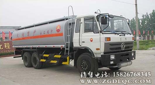東風后雙橋運油車