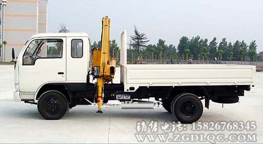 東風(fēng)金霸隨車(chē)起重運(yùn)輸車(chē)