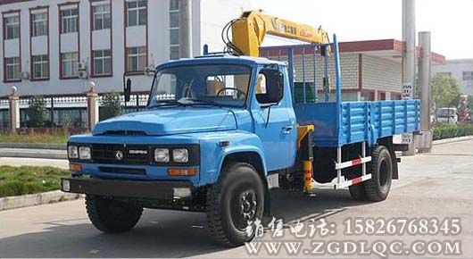 東風(fēng)尖頭隨車(chē)起重運(yùn)輸車(chē)