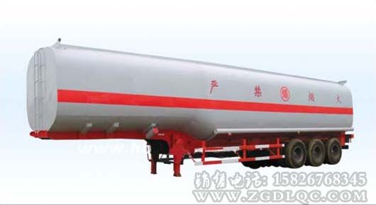 化工液體運(yùn)輸半掛車