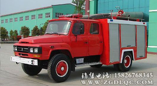 東風(fēng)140水罐消防車