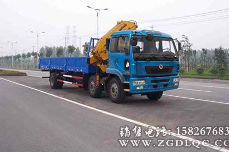 東風(fēng)小霸王(福瑞卡)隨車起重運(yùn)輸車