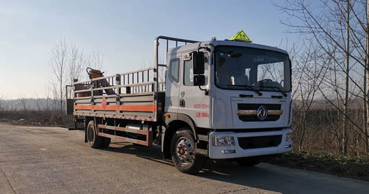 東風(fēng)D9氣瓶車(chē)