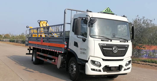 天錦氣瓶運(yùn)輸車(chē)